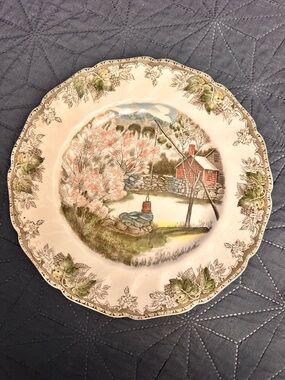 The Friendly Village “The Well” Johnson Bros. Ironstone Dinner Plate 10.5”